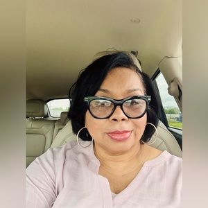 Meet your Posher, Felecia